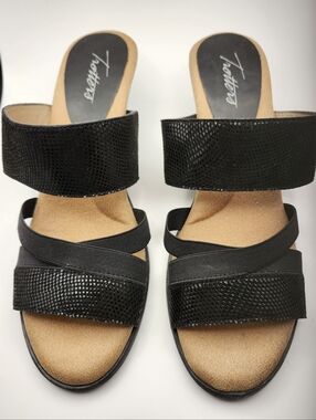 Trotters Black Sandal 7w